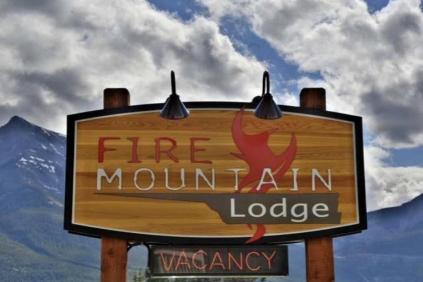 Fire Mountain Two Bedroom Condo Canmore Dış mekan fotoğraf